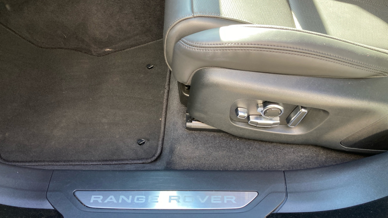 Land Rover Range Rover Velar 2.0 D200 MHEV Dynamic HSE 5dr Auto Diesel Estate